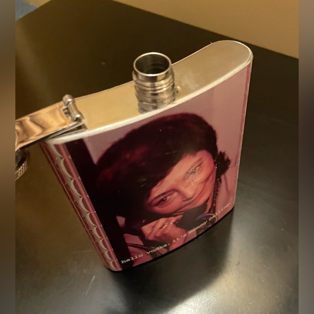 Patterned Flask - Picture 7 of 9